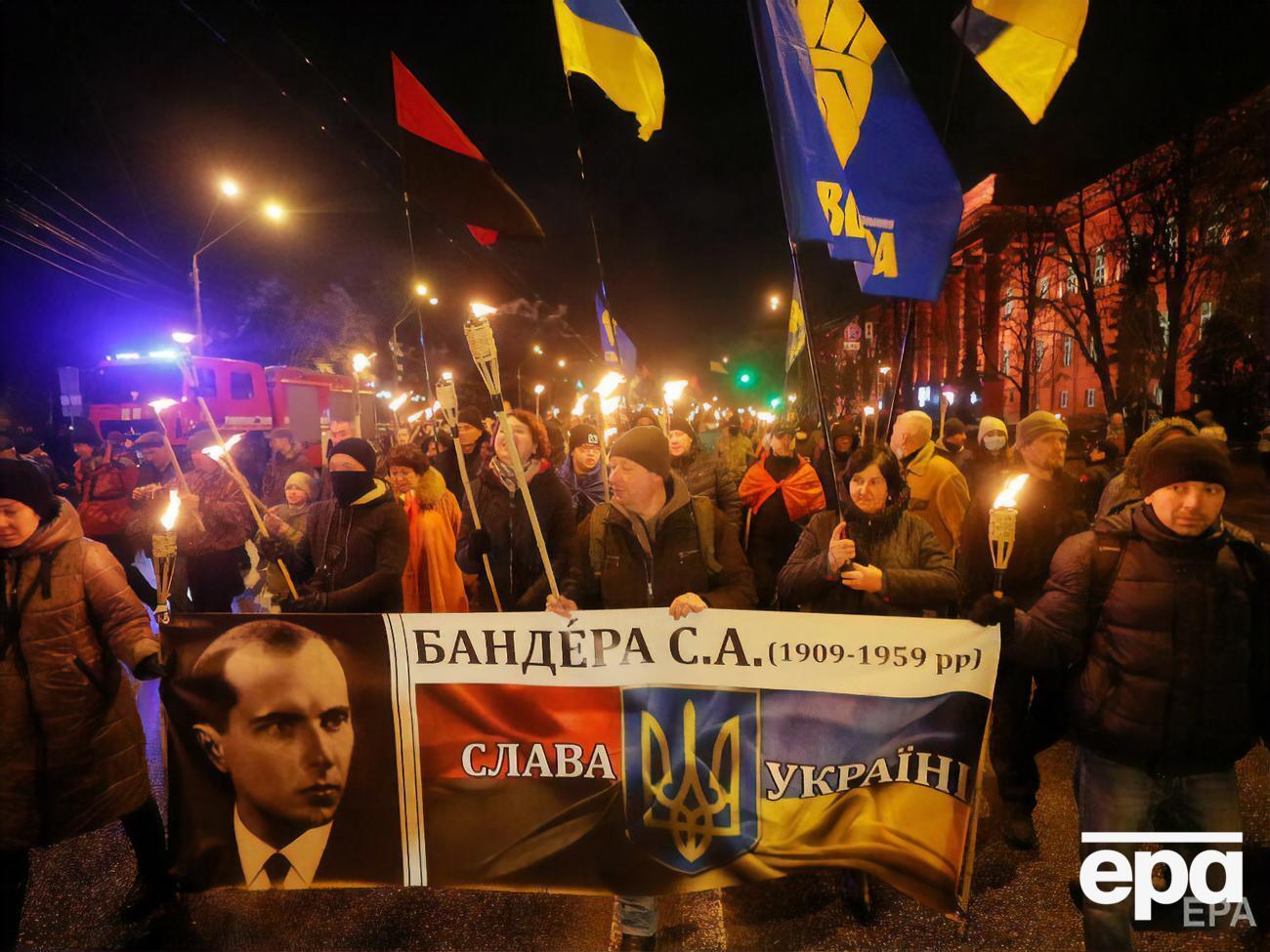 В Киеве прошло факельное шествие в честь дня рождения Бандеры