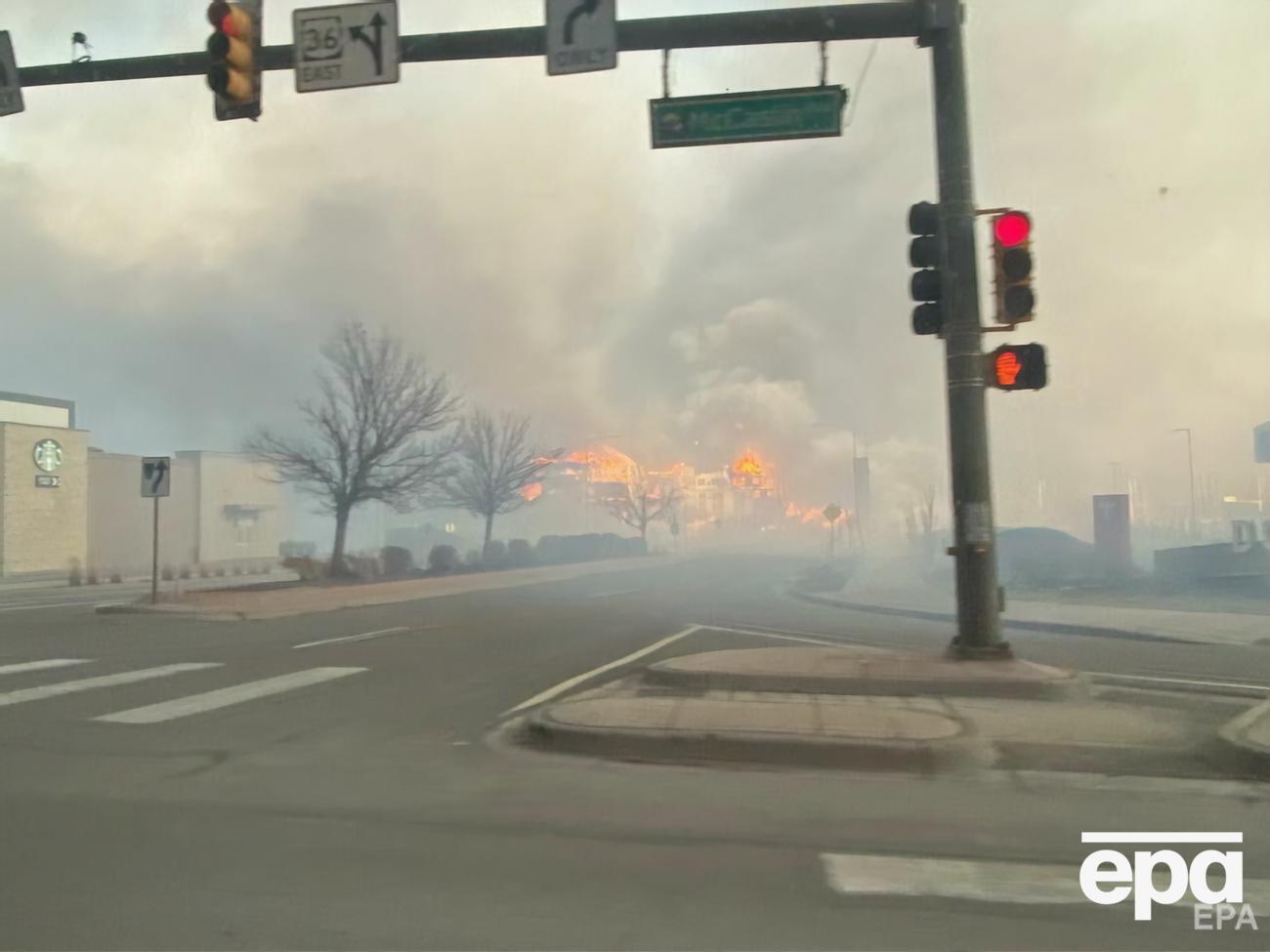 Пожар уничтожил сотни домов