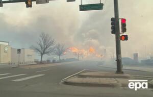 Пожар уничтожил сотни домов