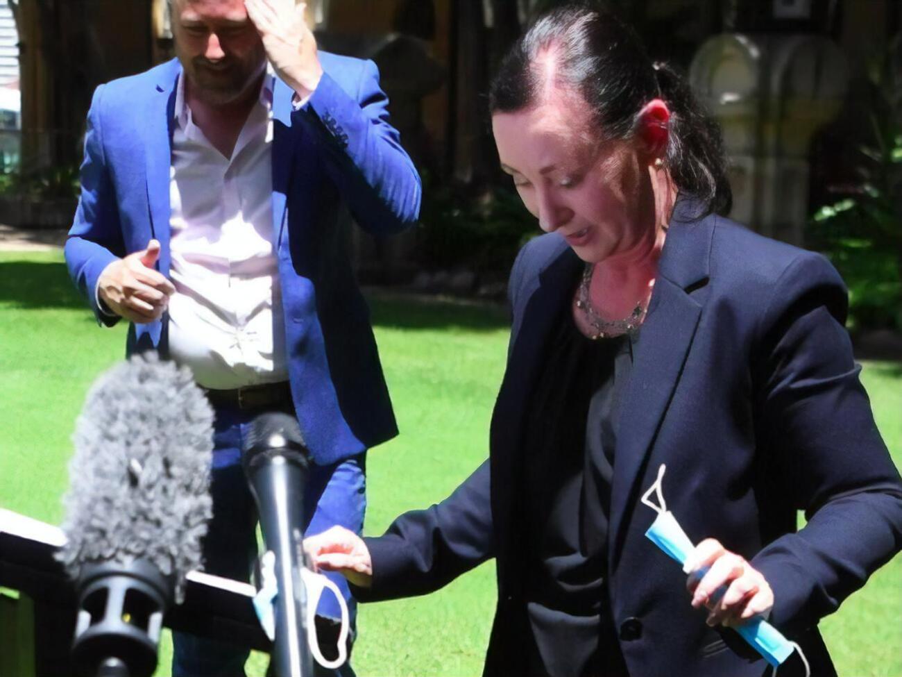 Австралійська чиновниця виявила витримку, зустрівшись із величезним павуком