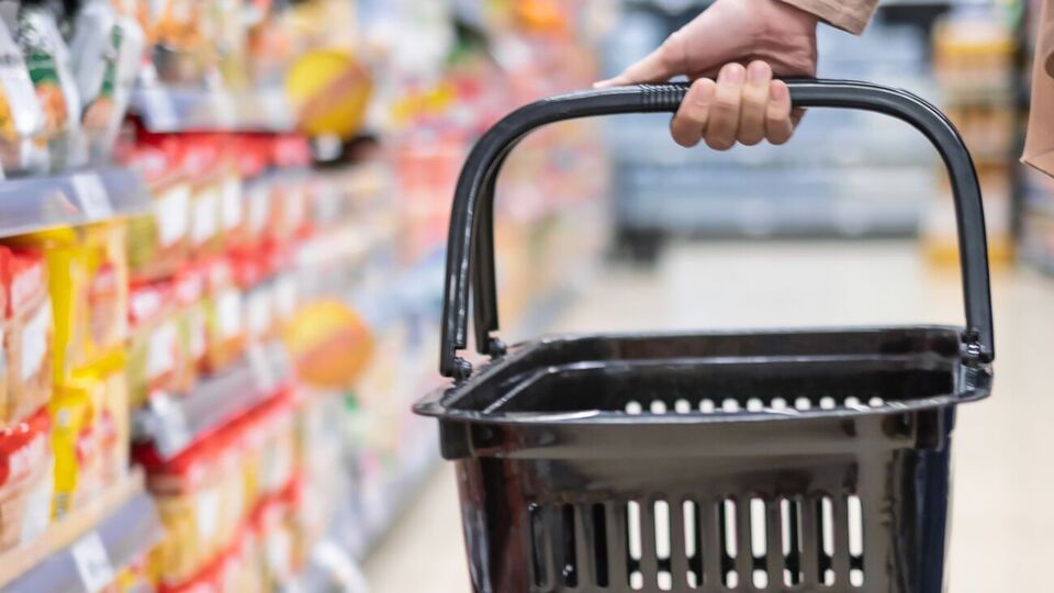 Кабінет Міністрів 12 січня 2022 року ухвалив рішення запровадити держрегулювання цін на низку харчових продуктів