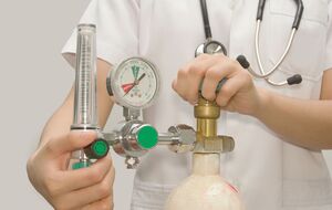 С увеличением числа больных коронавирусной инфекцией компания начала вместе с Министерством здравоохранения поставлять кислород в разные регионы Украины