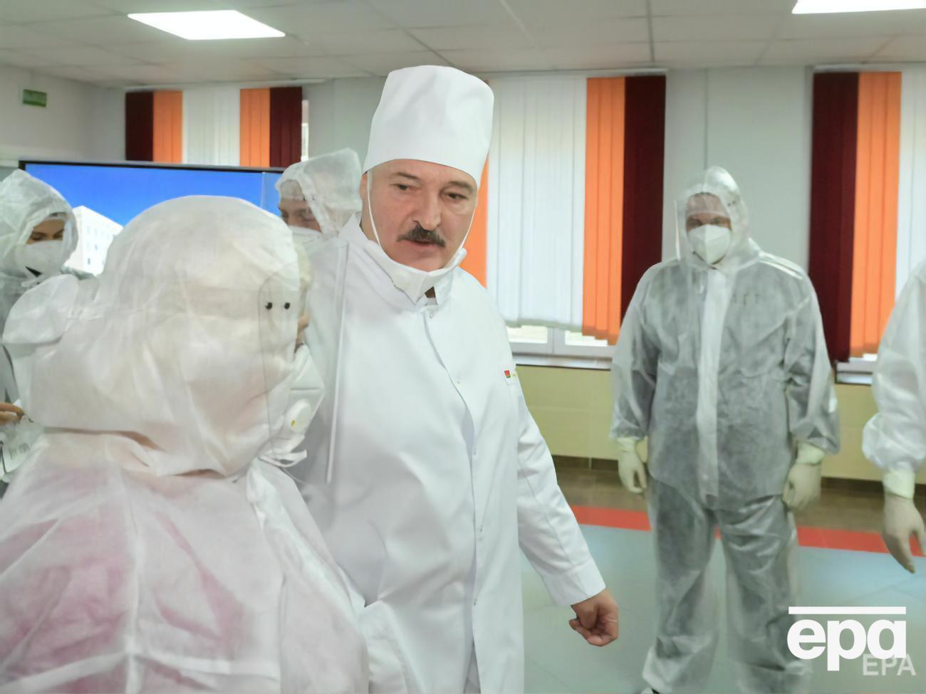 Лукашенко говорил, что не намерен прививаться от коронавируса
