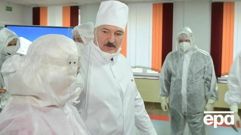 Лукашенко говорил, что не намерен прививаться от коронавируса