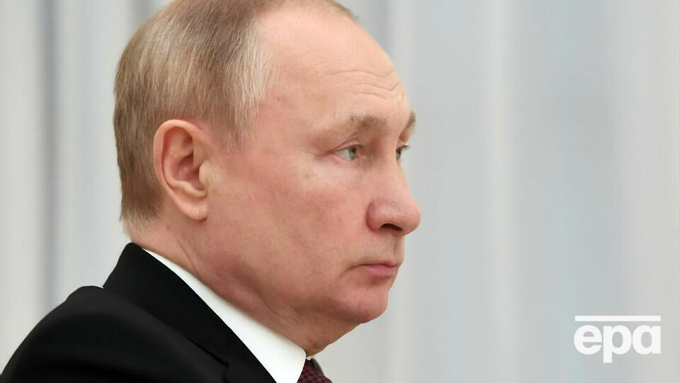 Документ предлагает вести отчетность о владениях Путина, его семьи и его предполагаемой любовницы Алины Кабаевой