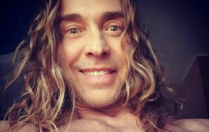 Тарзан: Всем привет! Кто там про автопортрет спрашивал?