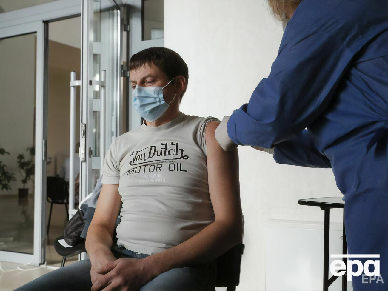 Сейчас бустерную дозу вакцины можно получить в пунктах вакцинации на 18 железнодорожных вокзалах страны