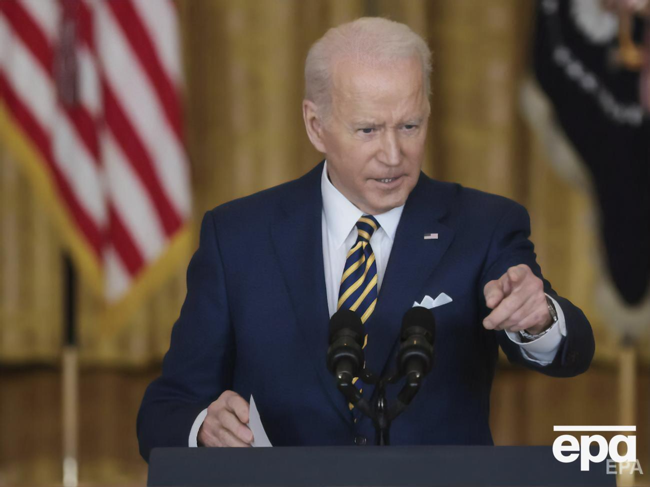 Байден пригрозил РФ новыми экономическими санкциями