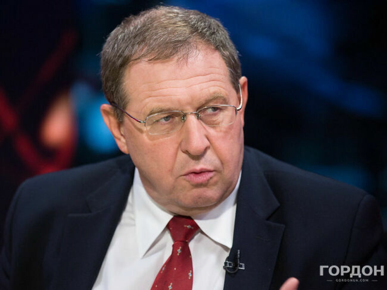 Байден и Путин блефуют. Они пытаются заставить украинцев поверить в перспективу полномасштабной войны и под ее угрозой согласиться на "компромисс" с РФ