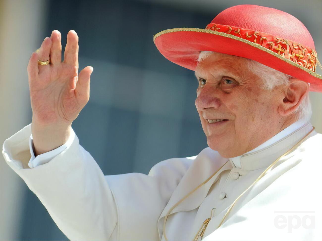 Адвокаты обвинили Бенедикта XVI в причастности к страданиям детей