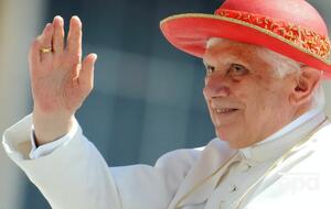 Адвокаты обвинили Бенедикта XVI в причастности к страданиям детей