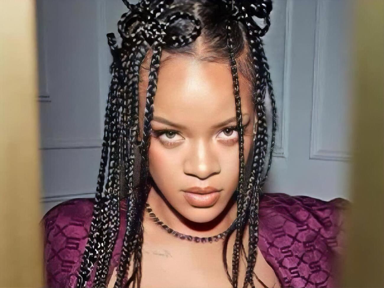 Рианна снялась в неглиже