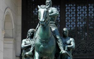 В памятнике Рузвельту усмотрели расовую иерархию