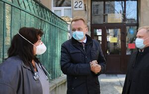 По словам мэра Львова Андрея Садового, школьники целыми классами уходят на изоляцию и дистанционное обучение