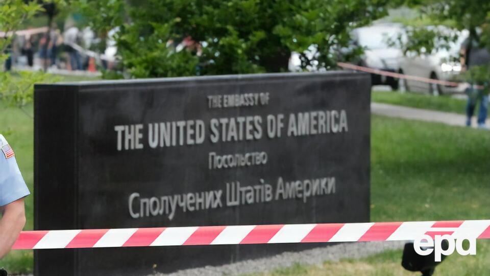 Офіційно підготовки до евакуації сімей дипломатів США не підтверджували