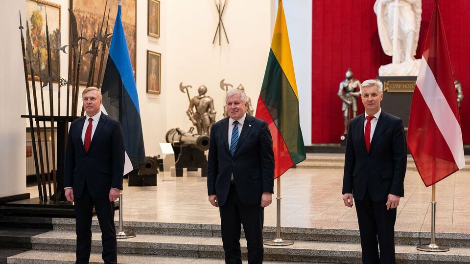 Глави міноборони Естонії, Литви і Латвії виступили із заявою на підтримку України на тлі загроз із боку РФ