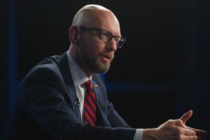 Яценюк: Путин отправил 100 тыс. войск на украинскую границу, снимает войска с Дальнего Востока, снимает "Искандеры" и отправляет их к Украине