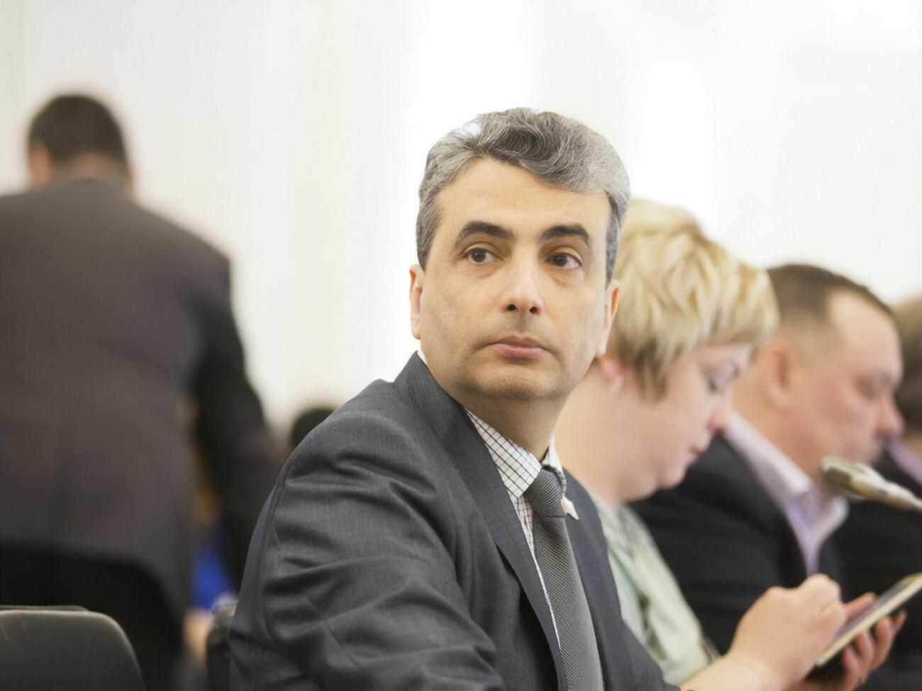 По словам Шлосберга, самая большая угроза для Украины заключается "в фиксации отчуждения ОРДЛО"