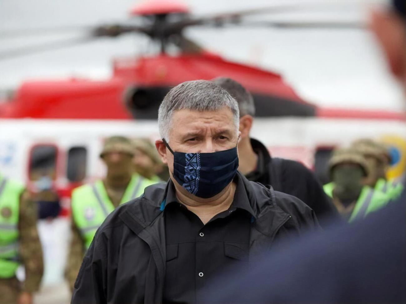 Аваков:&nbsp;Не надо объединяться вокруг президента Зеленского, президента Порошенко. Надо объединяться вокруг Украины