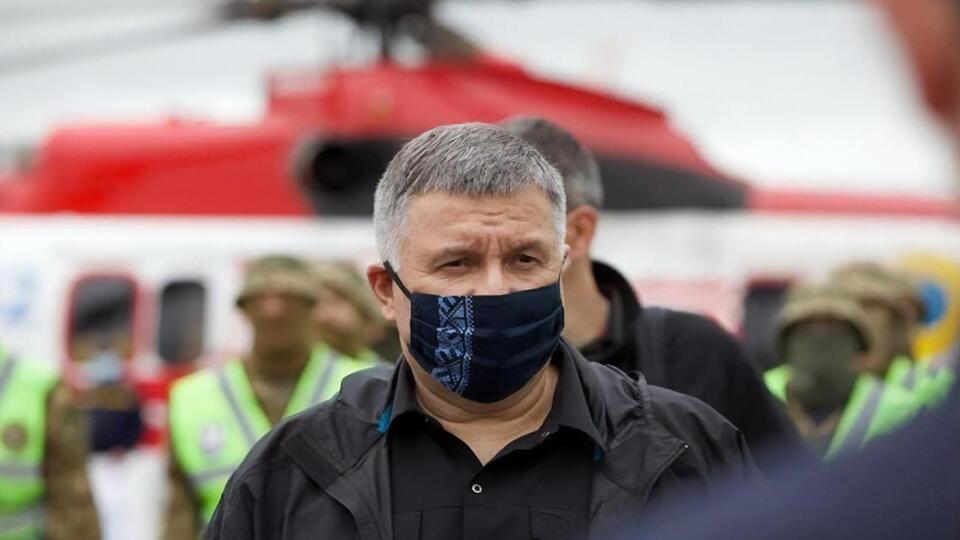 Аваков: Не надо объединяться вокруг президента Зеленского, президента Порошенко. Надо объединяться вокруг Украины