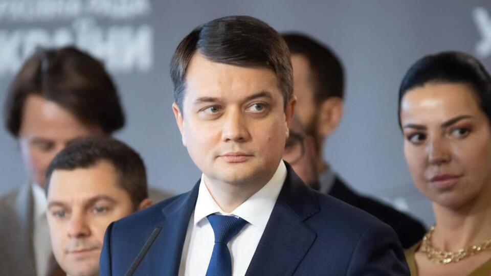 Разумков: Когда у тебя войска на границе, а ты ездишь в Буковель или в другие страны, извините, это некорректно