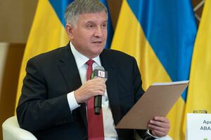 Аваков: Бешеная собака путинского режима в любой момент может сорваться с цепи здравого смысла