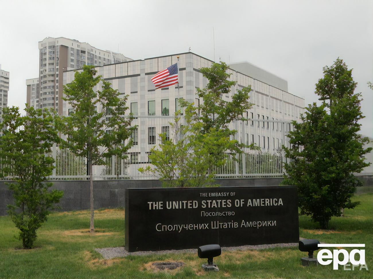 Офіційно підготовки до евакуації сімей дипломатів США не підтверджували