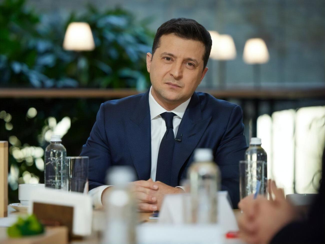 Зеленский ввел в силу сразу несколько санкционных списков СНБО