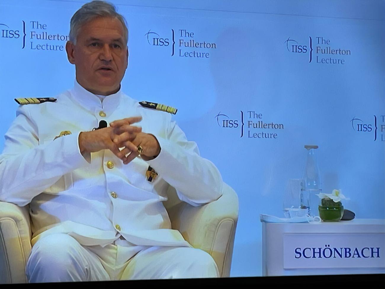 Шенбах приносил извинения за сказанное