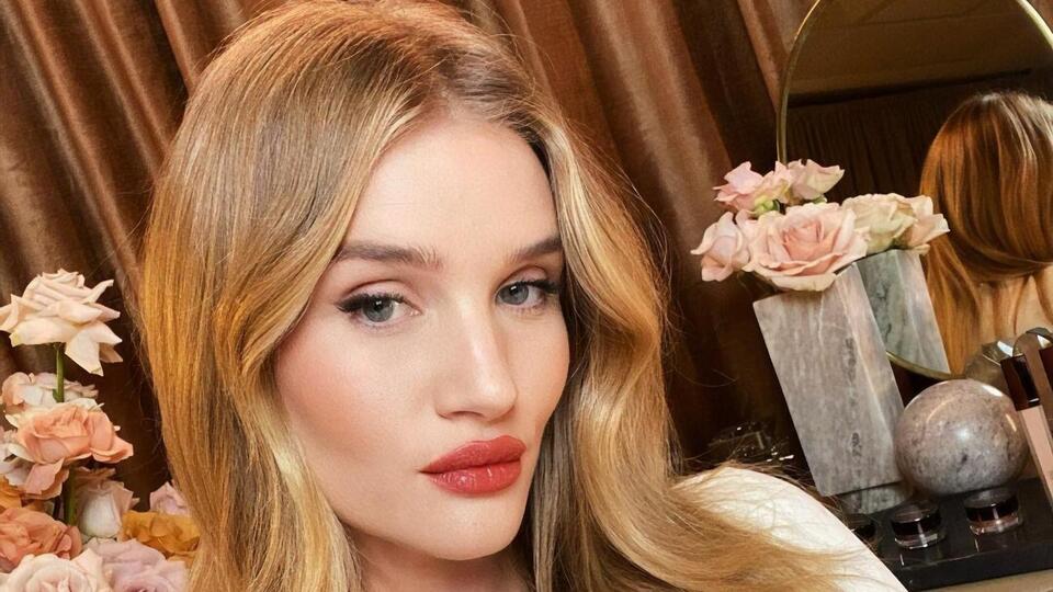 В августе 2021 года Роузи Хантингтон-Уайтли объявила, что вскоре станет матерью во второй раз