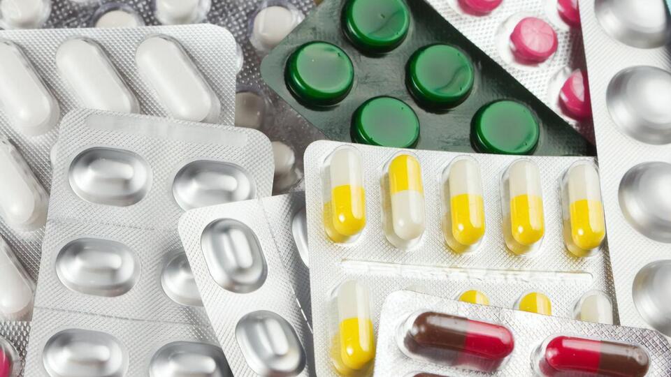 Покупать лекарства на выплаты за вакцинацию можно будет с 24 января