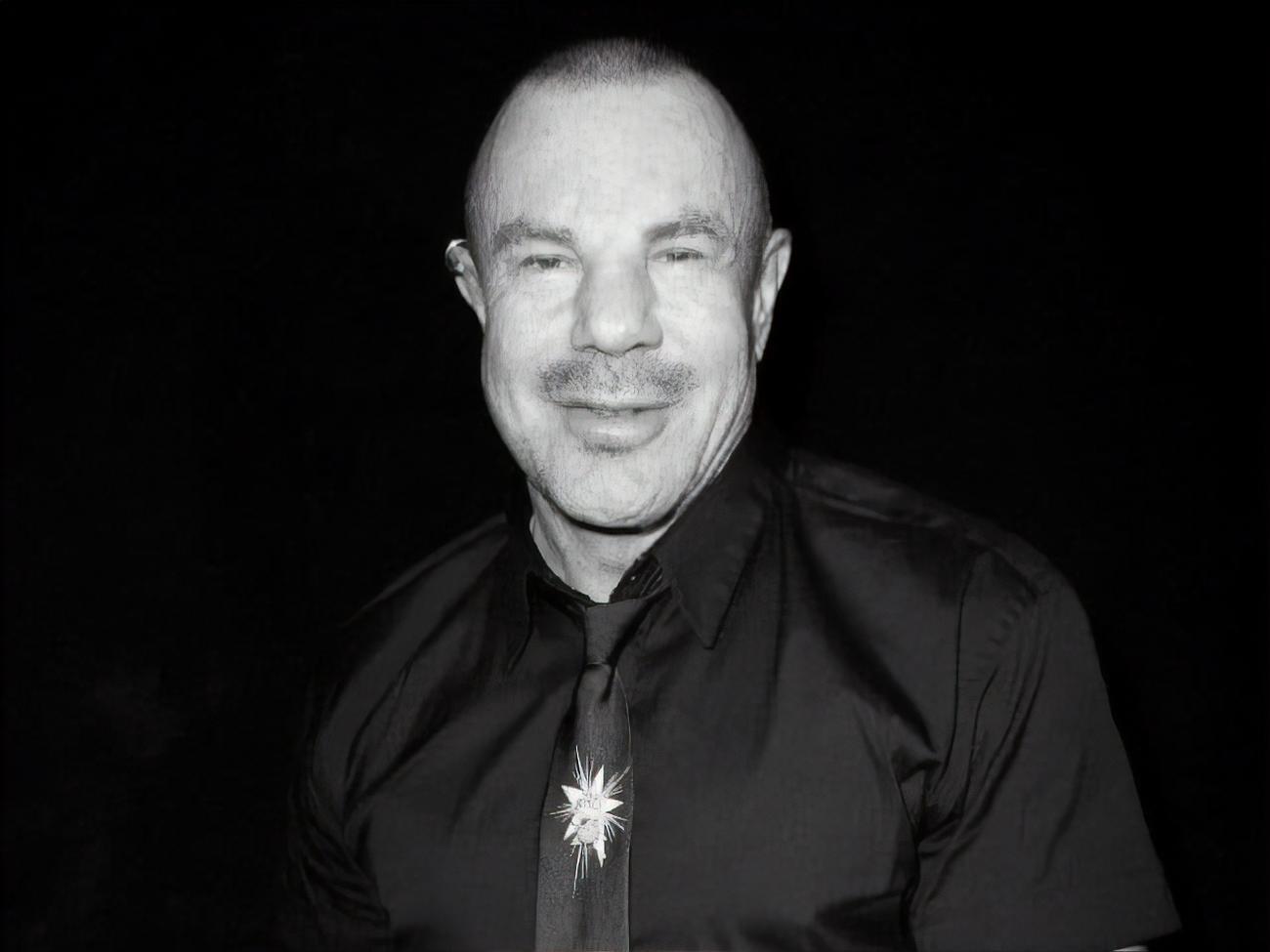 Мюглер родился в 1948 году во Франции