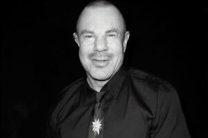 Мюглер родился в 1948 году во Франции