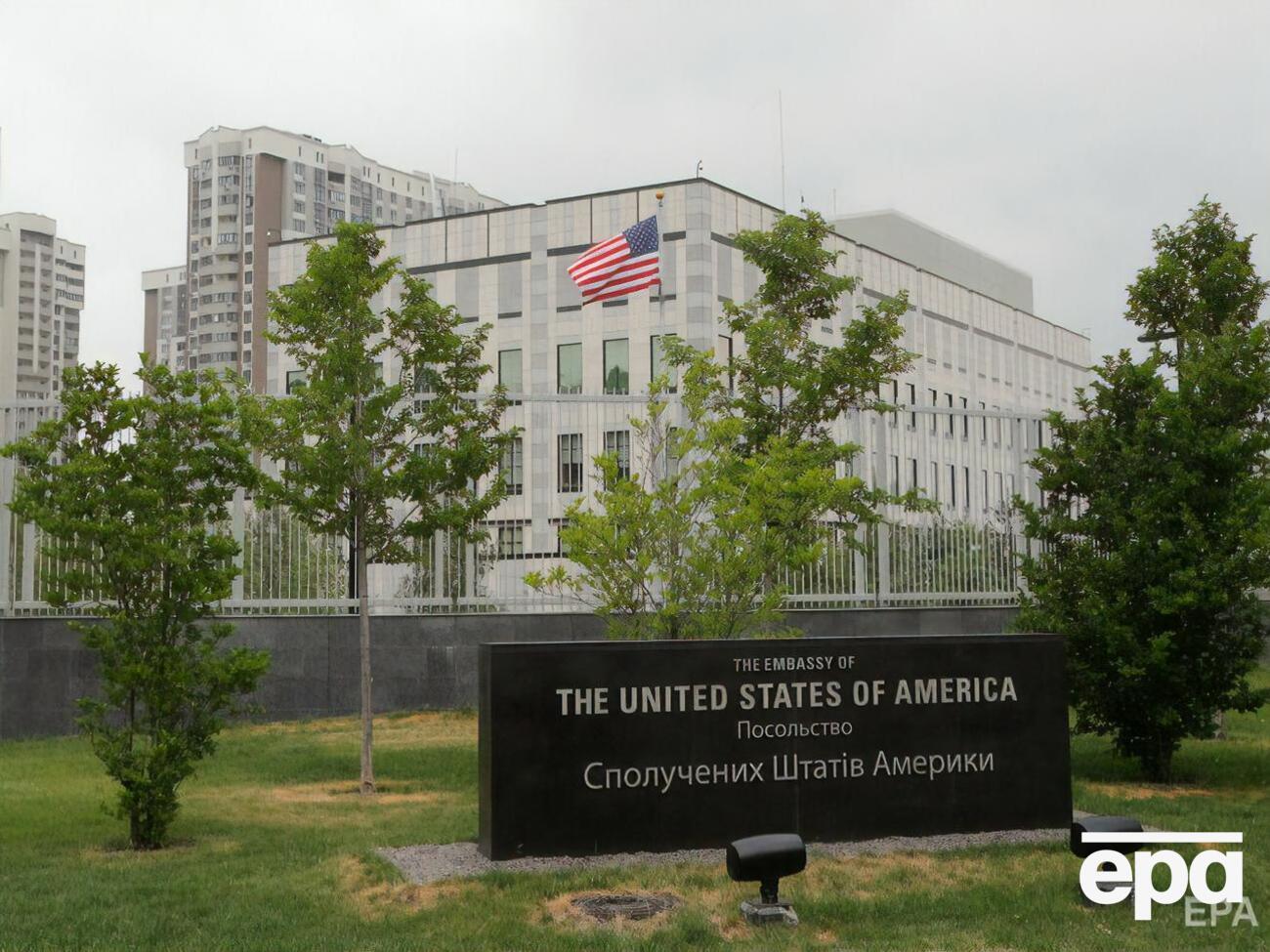 Держдепартамент США зобов'язав сім'ї американських дипломатів покинути Україну
