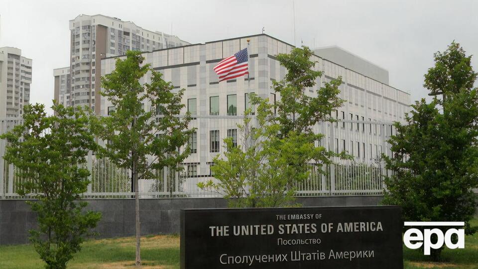 Держдепартамент США зобов'язав сім'ї американських дипломатів покинути Україну