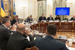 На засіданні РНБО розглядатимуть "питання заходів із забезпечення національної безпеки від внутрішніх та зовнішніх загроз"