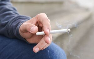 Авторы сюжета на "5 канале" заявили, что антитабачные активисты в своих инициативах не пытаются настаивать на тех мерах, которые действительно помогут бороться с курением