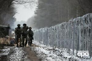 Стену планируют достроить летом