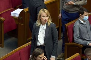 Глава партии "Слуга народа" Елена Шуляк рассказала, как в партии будут поступать с депутатами всех уровней, которые не поддерживают партийные инициативы