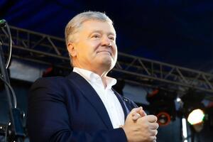 В ГБР отметили, что адвокат Порошенко не сообщил причин поспешного покидания бюро