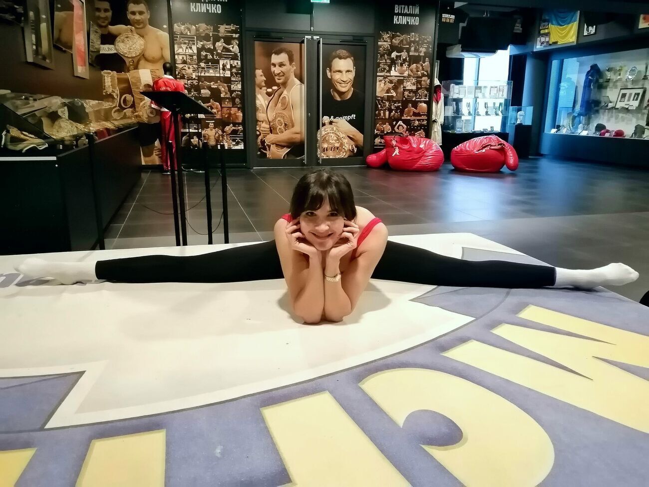 Рекордсменкой по длине ног стала диетолог из Полтавы Анна Мохонько