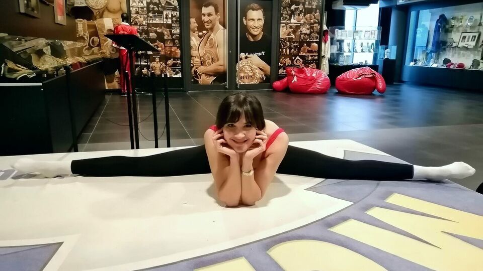 Рекордсменкой по длине ног стала диетолог из Полтавы Анна Мохонько