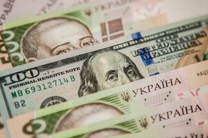 Курс гривны упал к доллару
