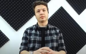 Протасевич заявил, что хочет быть "полезен обществу и государству", и начал работать в провластном правозащитном центре