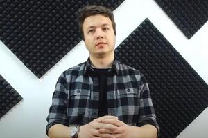 Протасевич заявив, що хоче бути "корисним суспільству та державі", і почав працювати у провладному правозахисному центрі