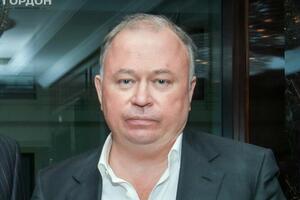 Караулов: С чего вдруг, если у нас денег, как у дурака махорки, люди должны платить на 7% больше за водку?