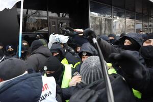 На двох протестувальників склали адмінпротоколи за "злісну непокору вимогам поліцейського"