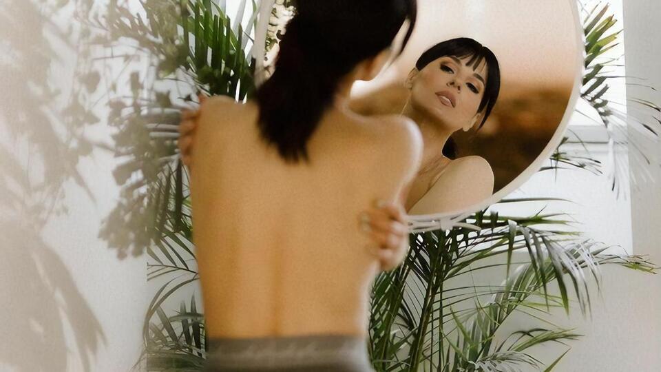 Єфросиніна про чоловіка: Він надзвичайно сумує за тим гігантським розміром грудей, який був, коли ми познайомилися