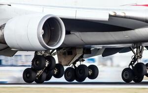 Кениец спрятался в отсеке шасси самолета, который летел из ЮАР в Нидерланды