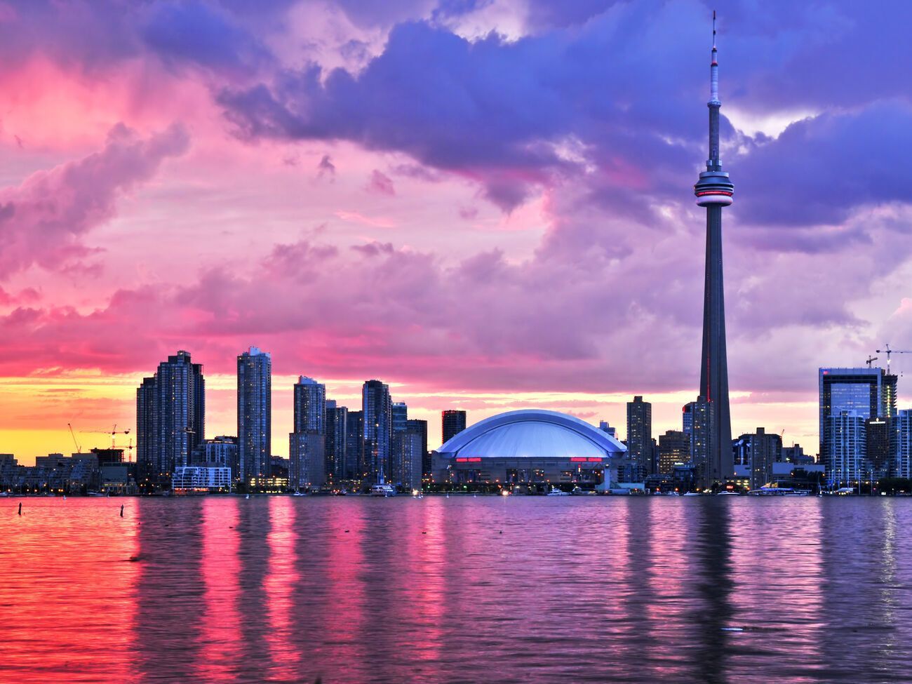 Ранее МИД Канады рекомендовал гражданам страны отказаться от поездок в Украину